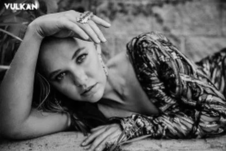 Madison Iseman / Jumanji / itsmsmadi / madisoniseman фото голая #0017