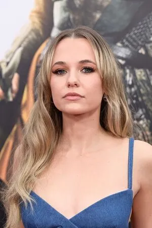 Madison Iseman / Jumanji / itsmsmadi / madisoniseman фото голая #0126