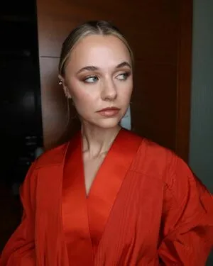 Madison Iseman / Jumanji / itsmsmadi / madisoniseman фото голая #0136