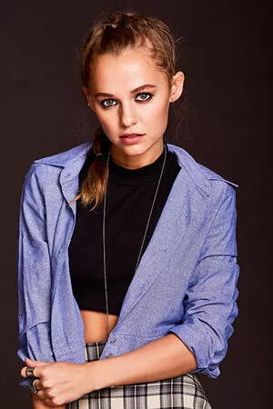 Madison Iseman / Jumanji / itsmsmadi / madisoniseman nude photo #0278