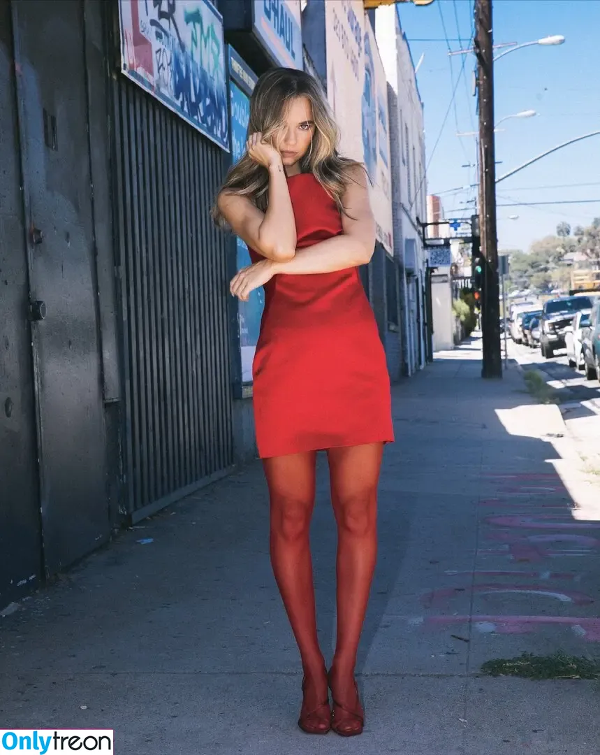 Madison Iseman nude photo #0524 (Jumanji / itsmsmadi / madisoniseman)