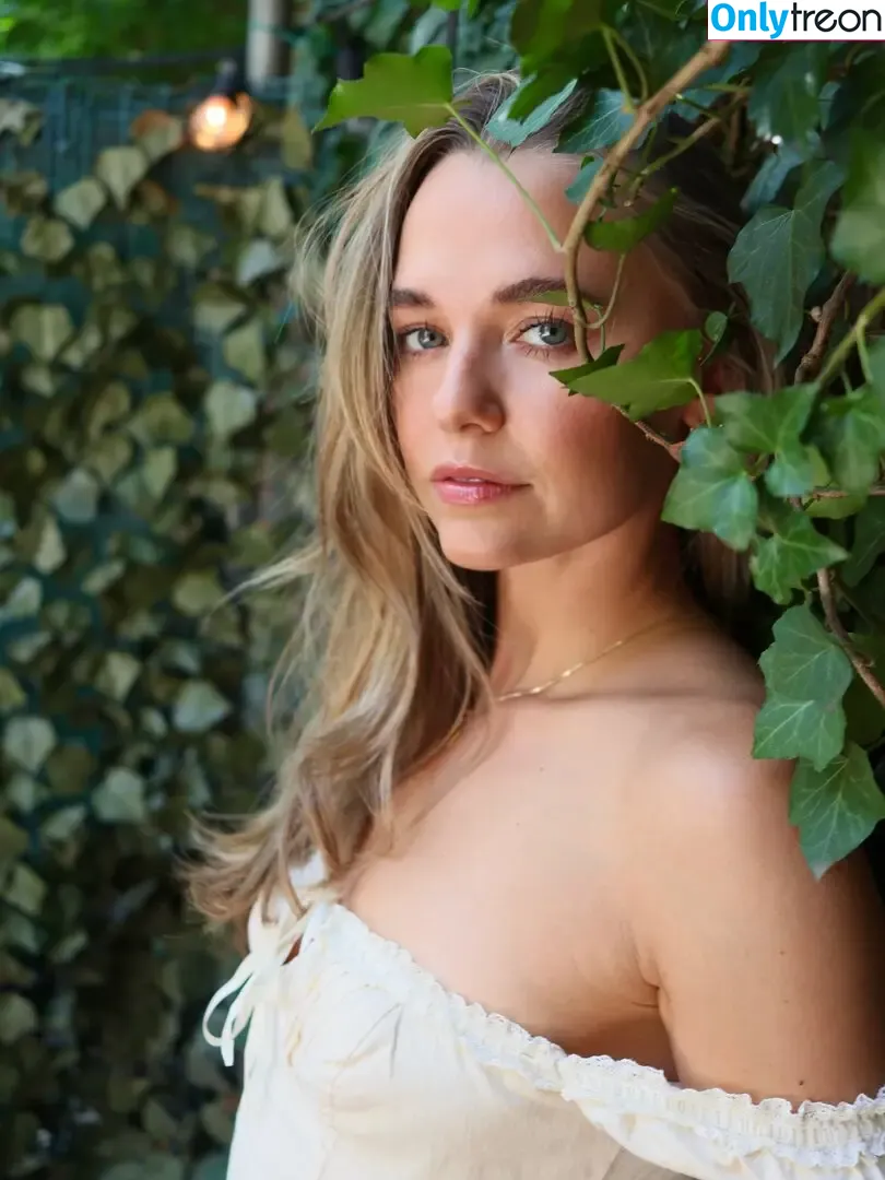 Madison Iseman nude photo #0538 (Jumanji / itsmsmadi / madisoniseman)