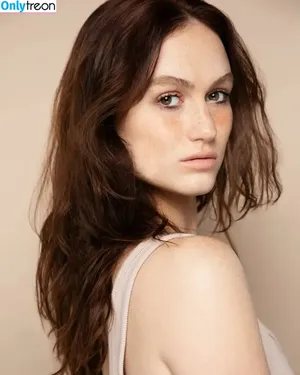 Madison Lintz / madisonlintz nude photo #0210