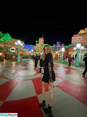 Madison Lintz / madisonlintz nude photo #0246