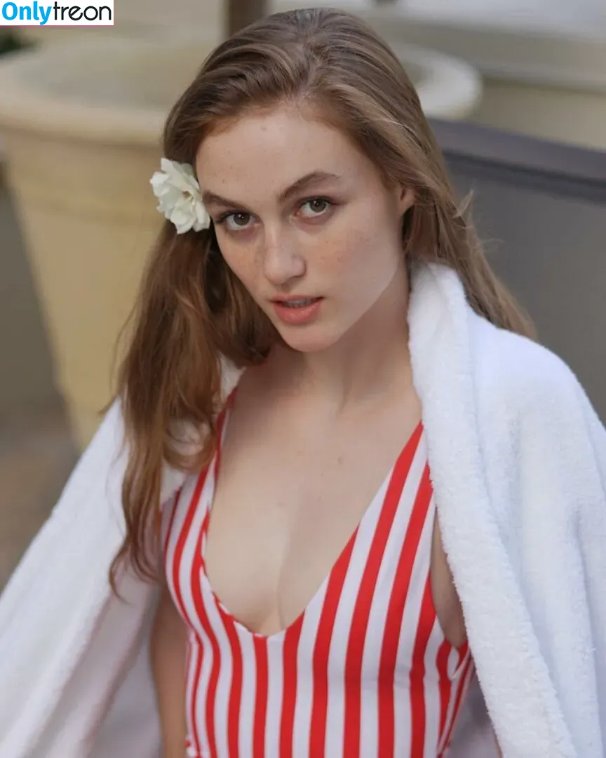 Madison Lintz nude photo #0062 (madisonlintz)