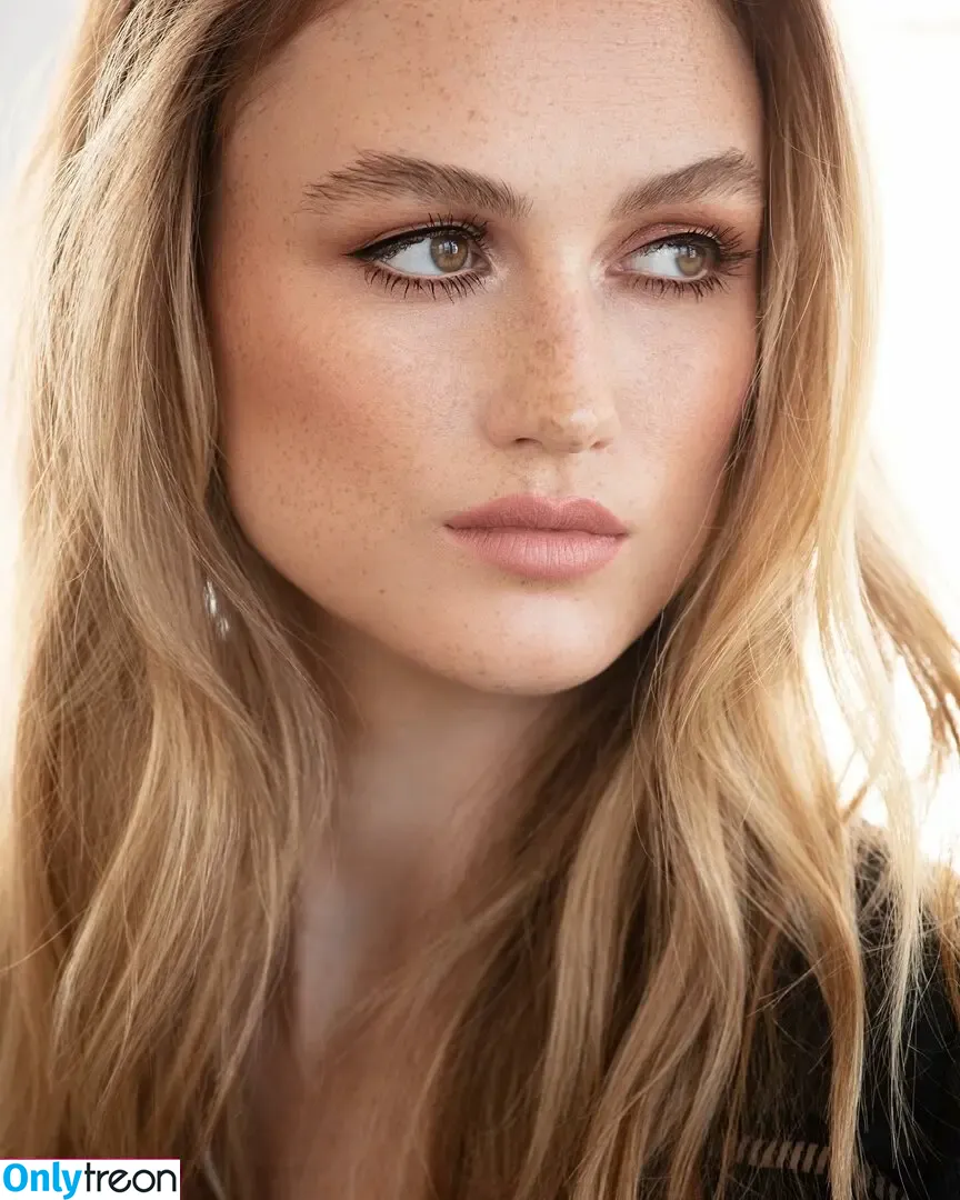 Madison Lintz nude photo #0213 (madisonlintz)