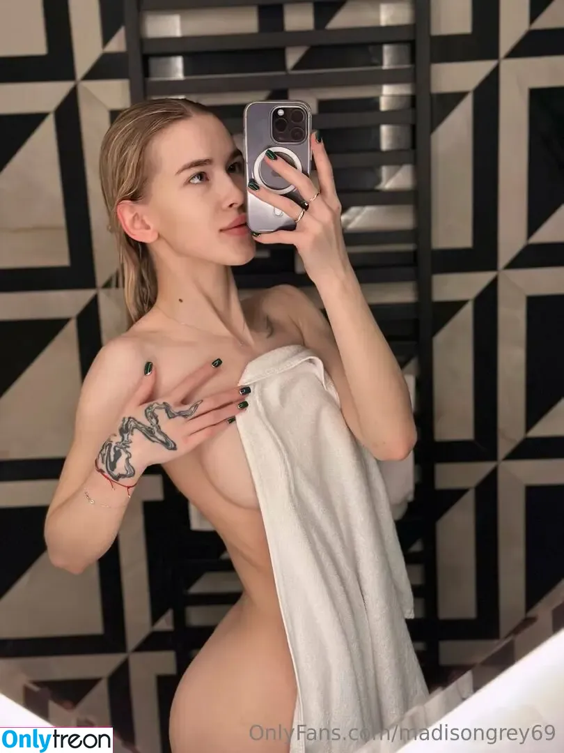madisongrey69 nude photo #0025 (madisongray9)