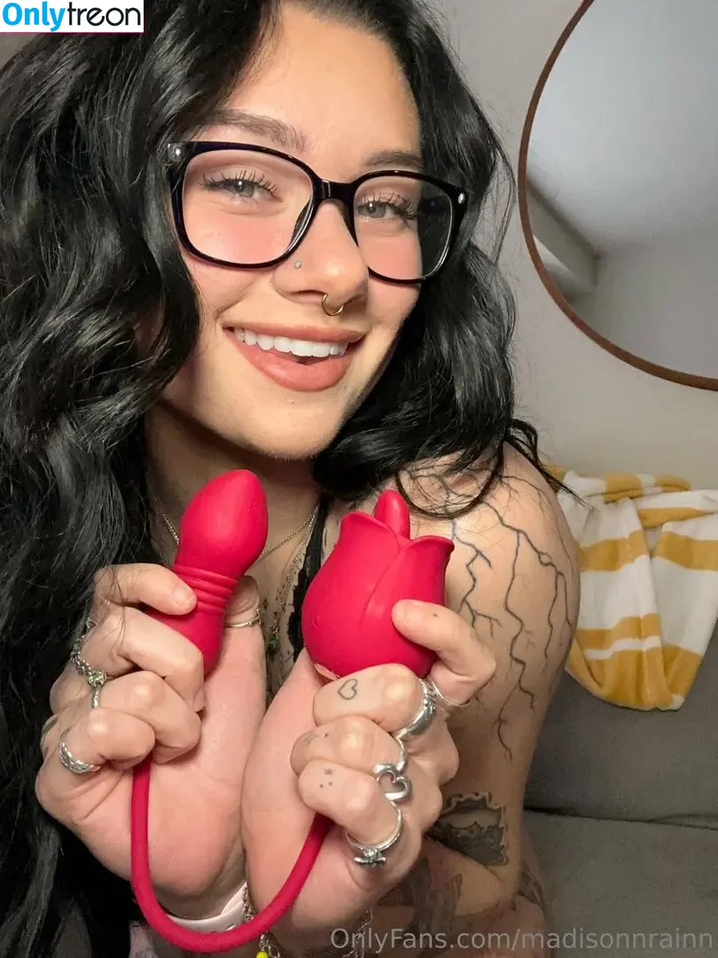 Madisonnrainn nude photo #0006 (madison.rainn)