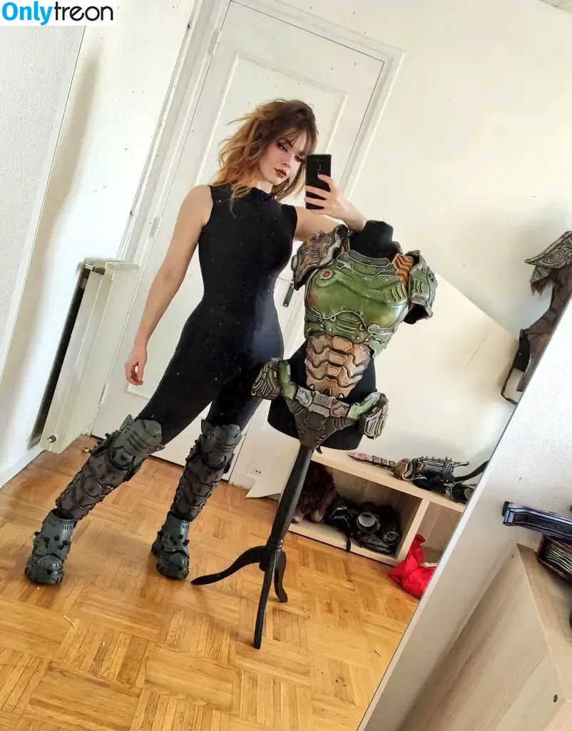madsfive голая photo #0013 (Mads_five / maddymay69)
