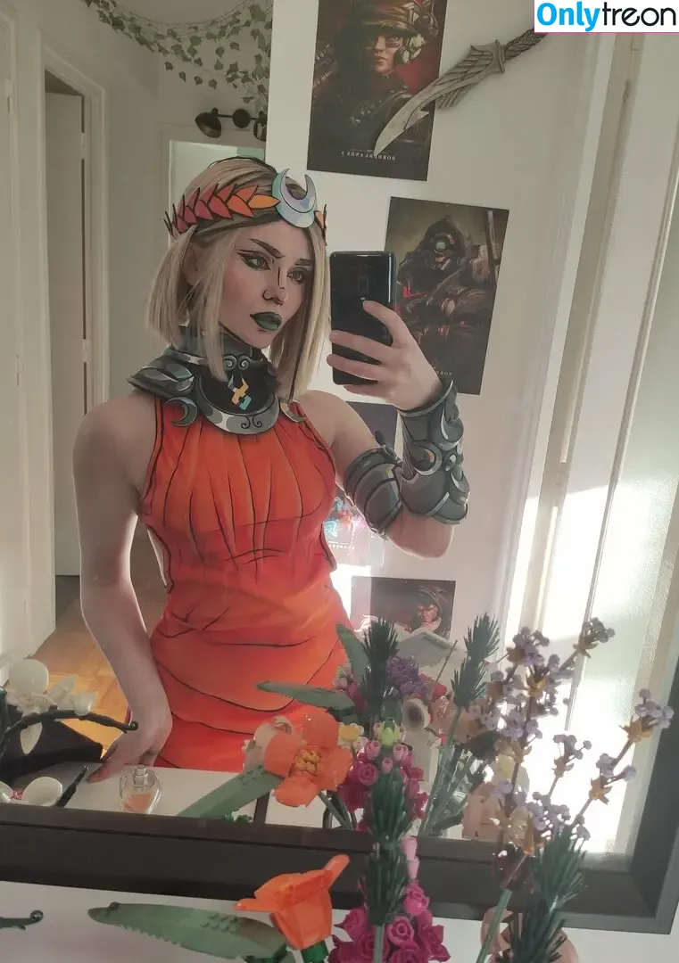 madsfive голая photo #0017 (Mads_five / maddymay69)