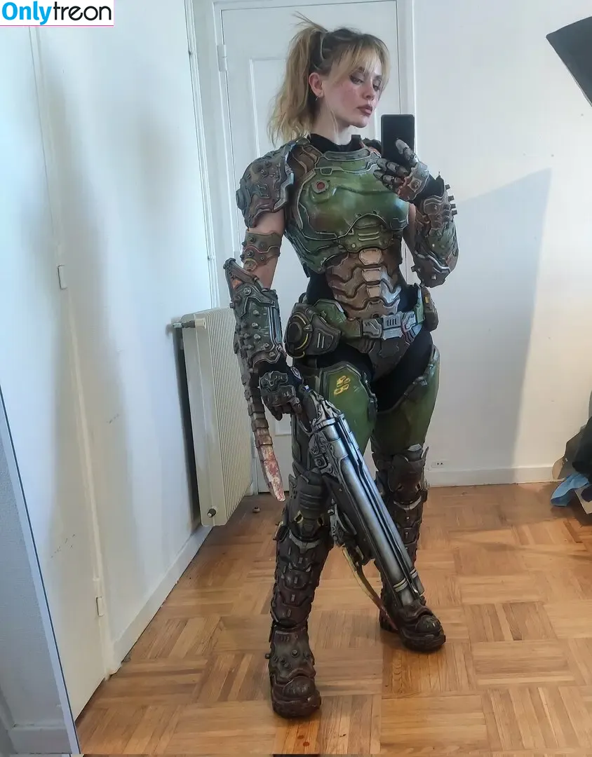 madsfive голая photo #0018 (Mads_five / maddymay69)