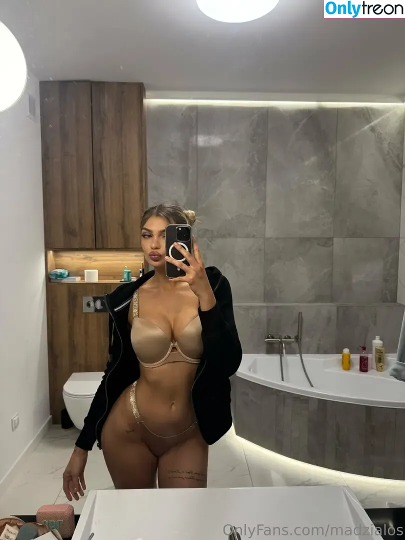 madzialos nude photo #0018 (madzialos)