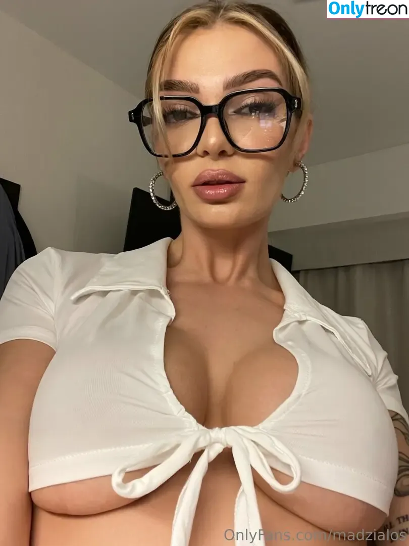 madzialos nude photo #0034 (madzialos)