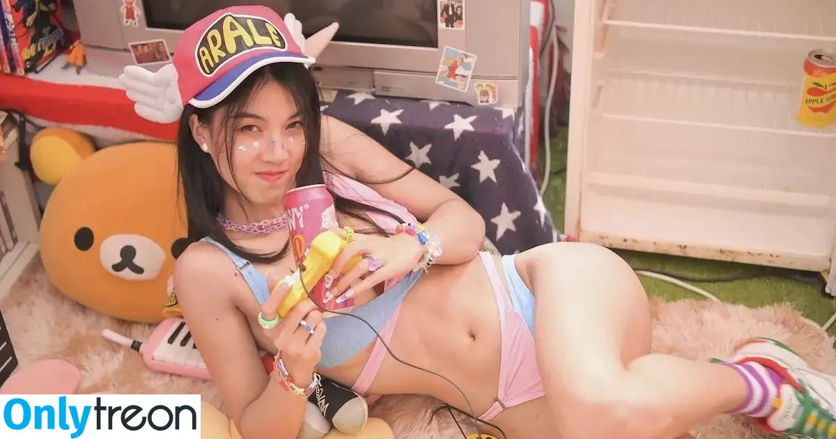 maeylinlin nude photo #0028 (maeylin.lin)