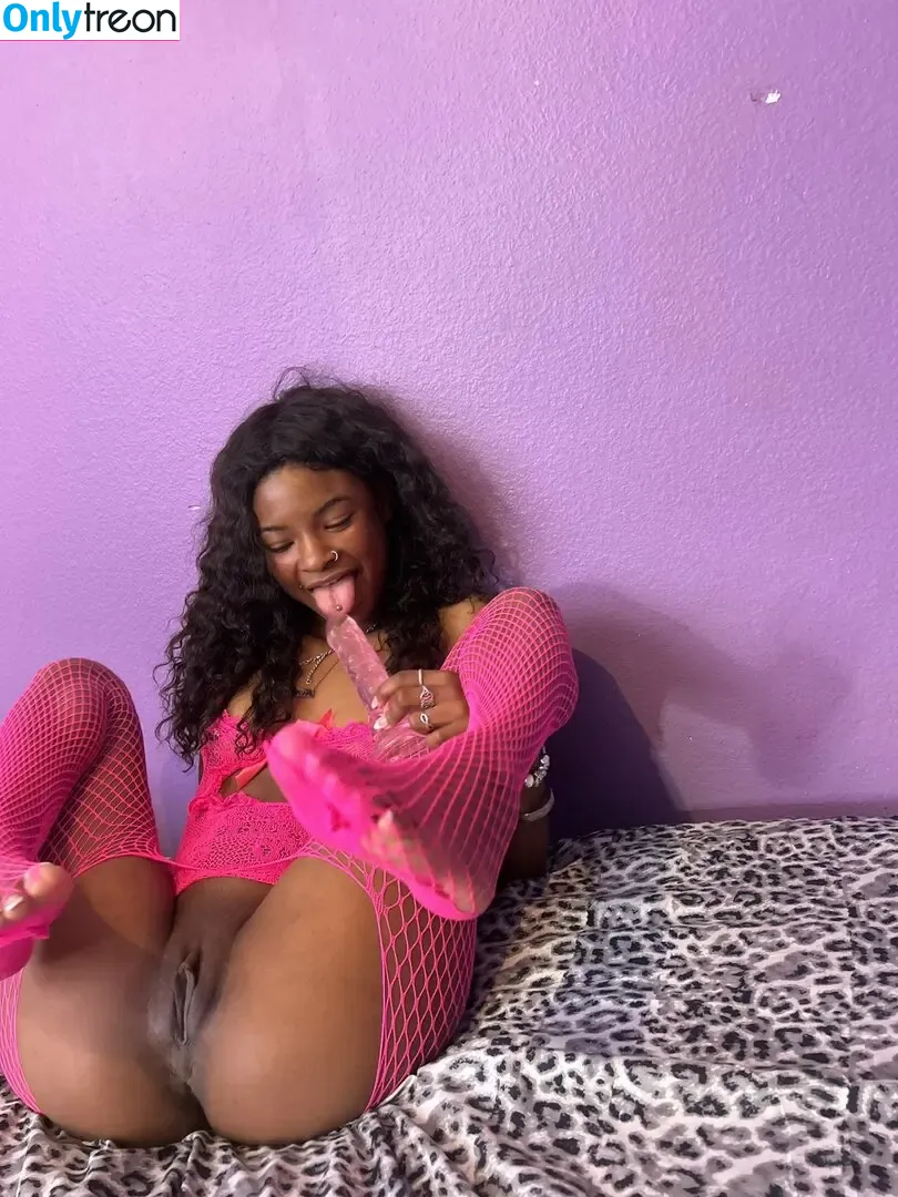 Magaprincesss nude photo #0108 (magaprincesssbackup / magicprincesss)