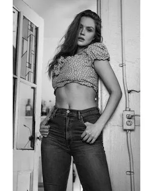 Maggie Geha / maggiegeha фото голая #0043