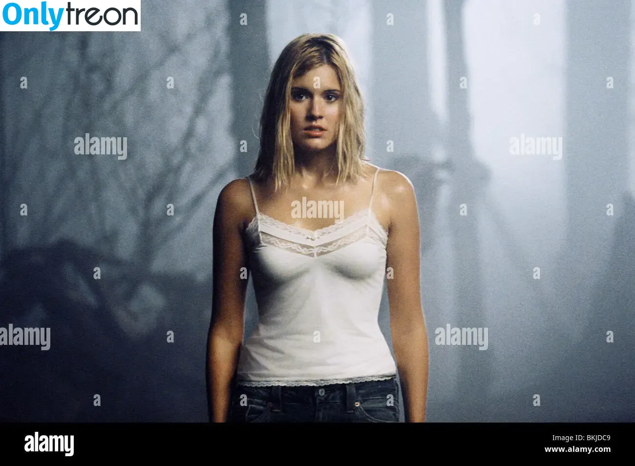 Maggie Grace nude photo #0138 (maggiegrace / maggiieegrace / magnussengrace)