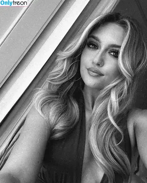 Maggie Sajak / maggiesajak фото голая #0012