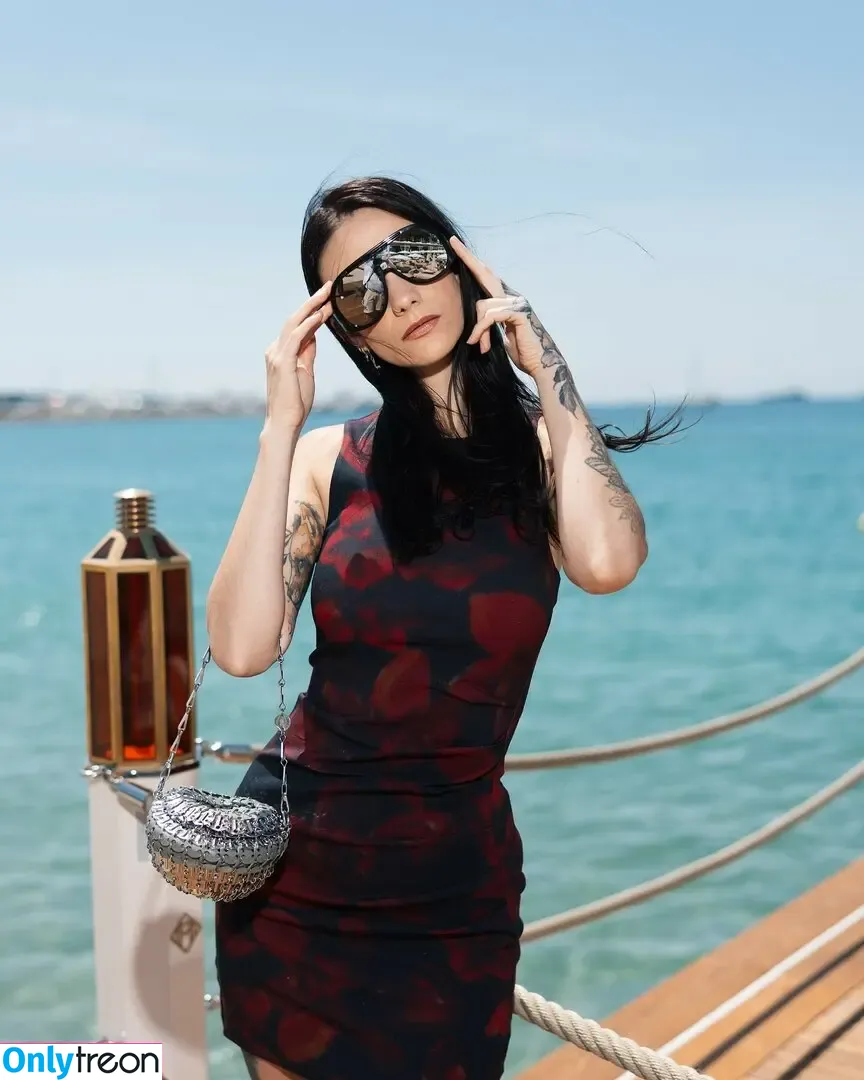 maghla_ голая photo #0043 (Maghla)