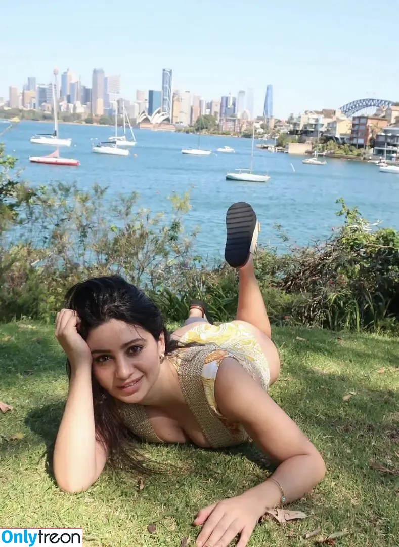 Magida El Dhaybi nude photo #0047 (magida__eldhaybi / whats_her_id)