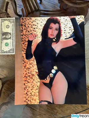 Mags.IRL / MagsIRL / magsgonewild / omgcosplay фото голая #0023