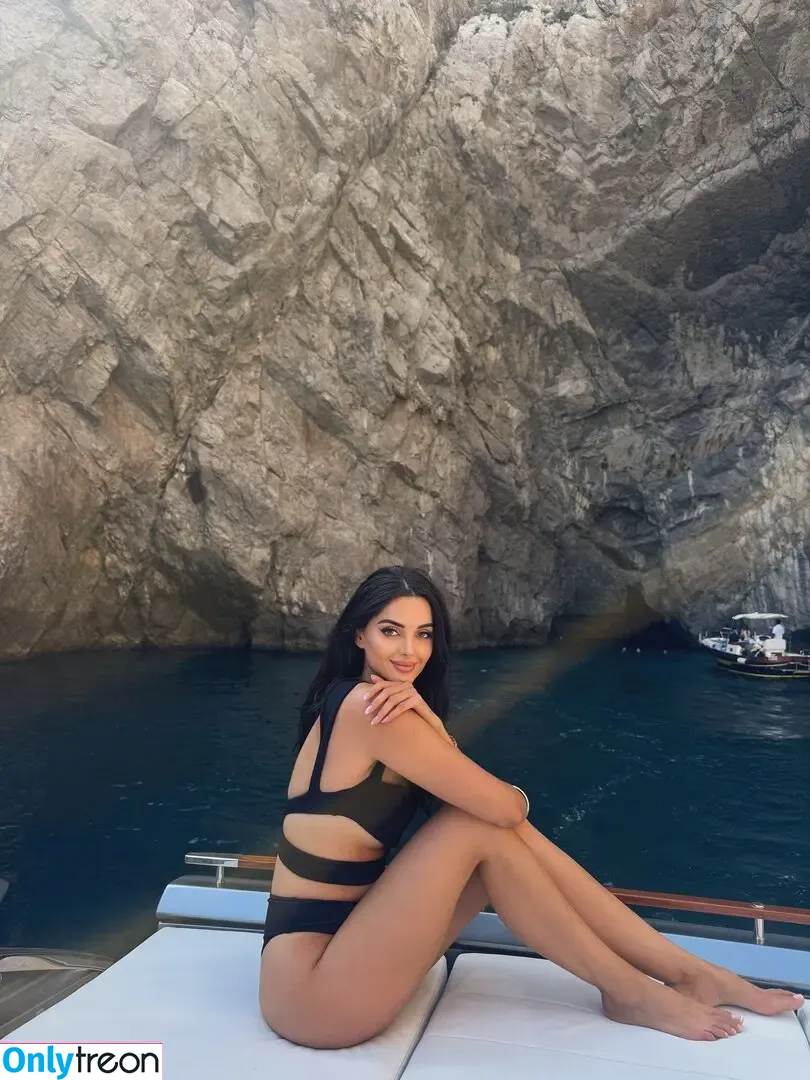 Mahlagha Jaberi nude photo #0070 (mahlaghajaberi)
