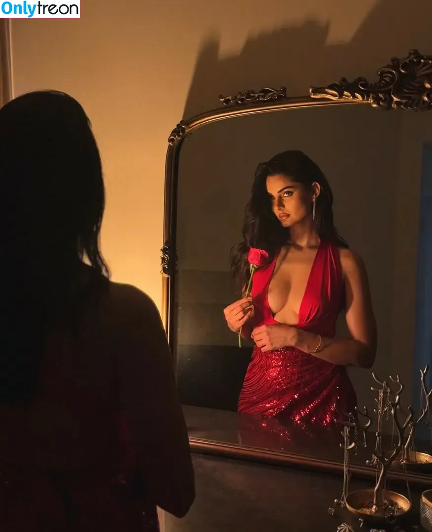 Mahlagha Jaberi nude photo #0082 (mahlaghajaberi)