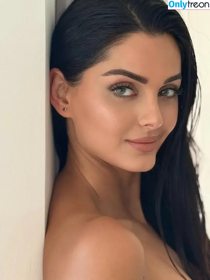 Mahlagha Jaberi nude photo #0096 (mahlaghajaberi)