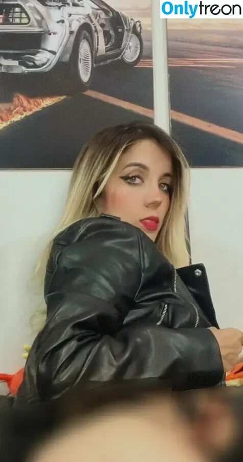 Maiilobe nude photo #0001 (Mayra Veronica / Mylove2 / maiilobe_)