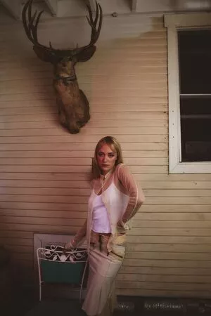 Maika Monroe / maikamonroe фото голая #0127