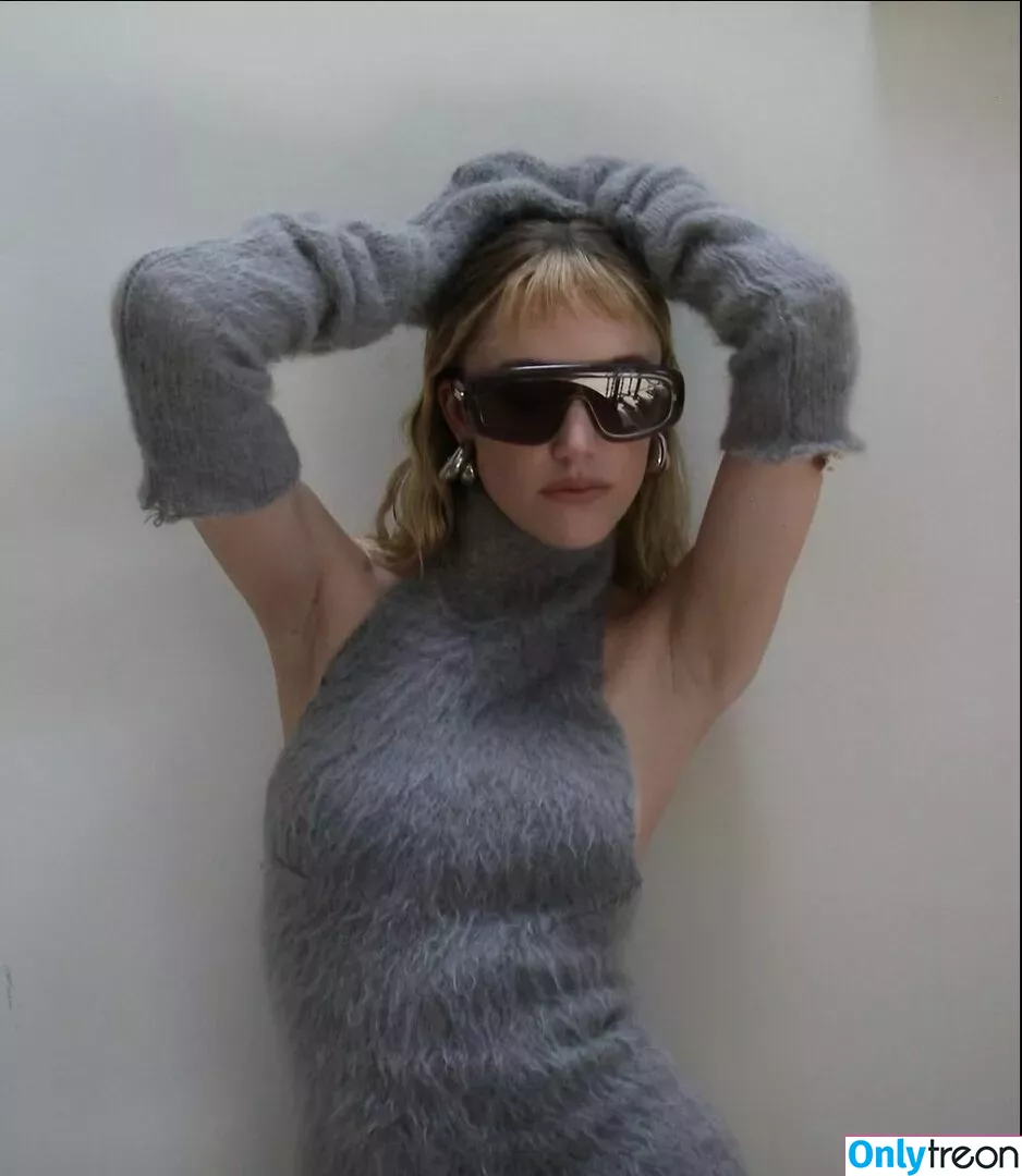 Maika Monroe nude photo #0075 (maikamonroe)