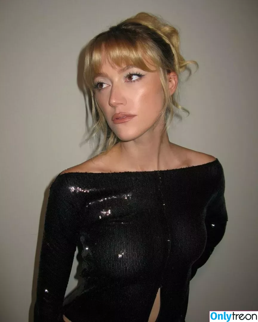 Maika Monroe nude photo #0136 (maikamonroe)