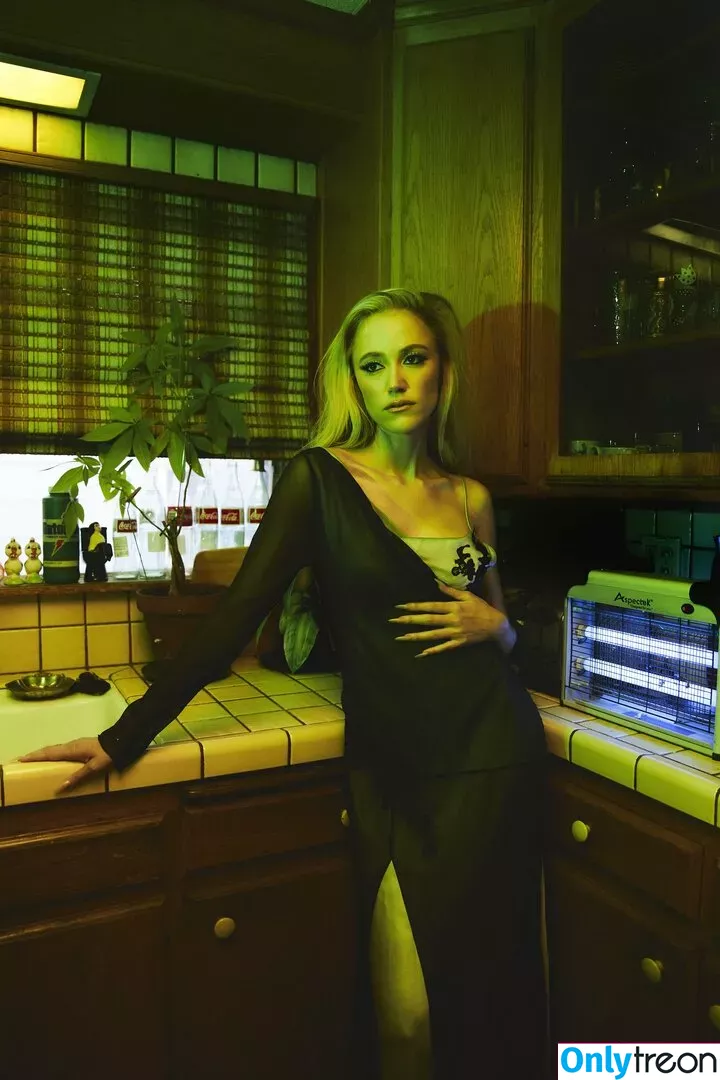 Maika Monroe голая photo #0146 (maikamonroe)