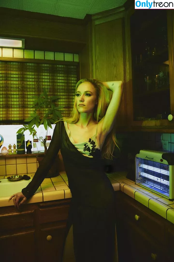 Maika Monroe голая photo #0147 (maikamonroe)