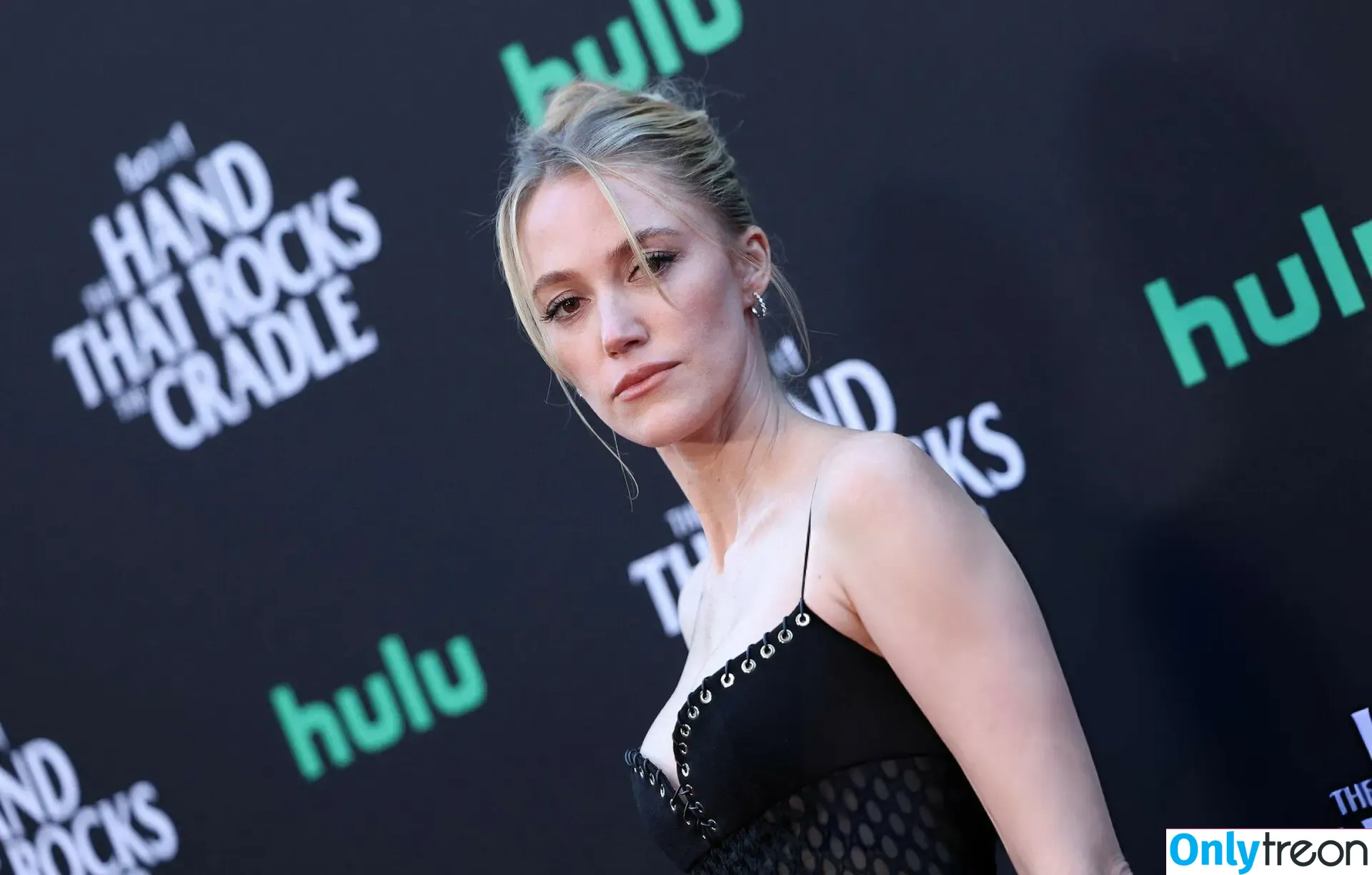 Maika Monroe голая photo #0336 (maikamonroe)