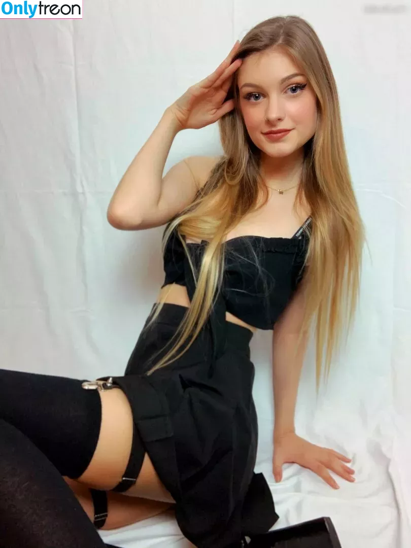 maikeelenna nude photo #0196 (maiku / skyress_vip)