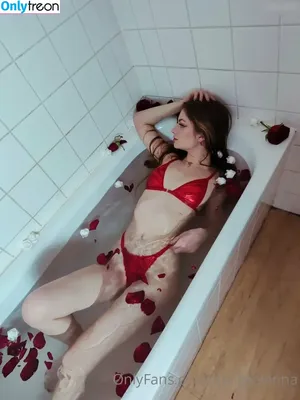 Maiku / maikeelenna nude photo #0047