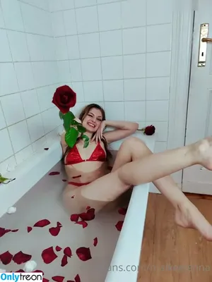 Maiku / maikeelenna nude photo #0053