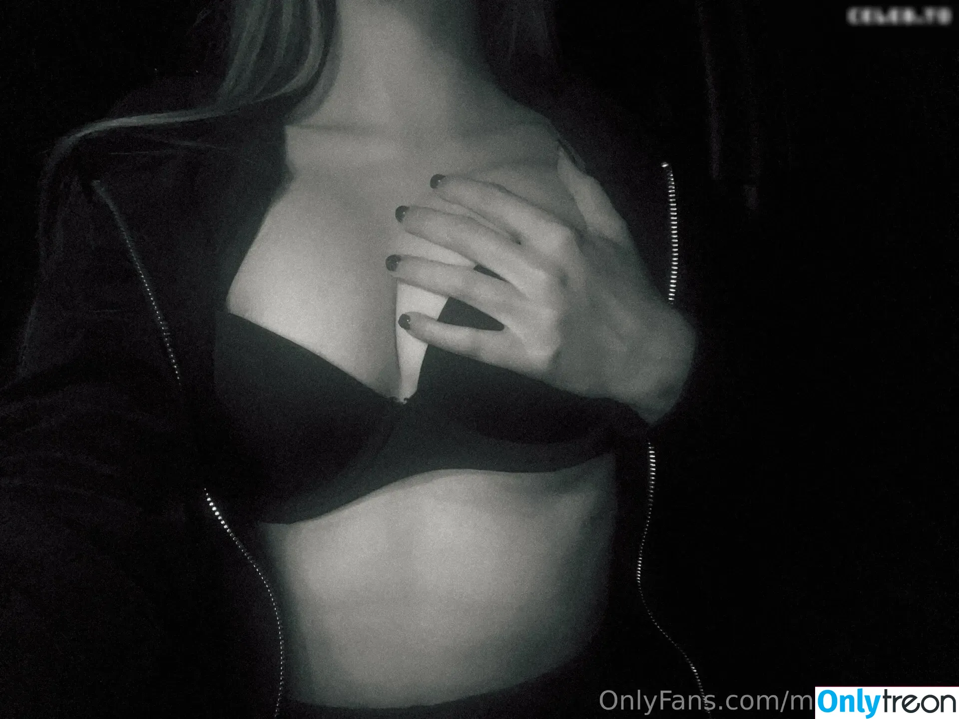 Maiku nude photo #0011 (maikeelenna)
