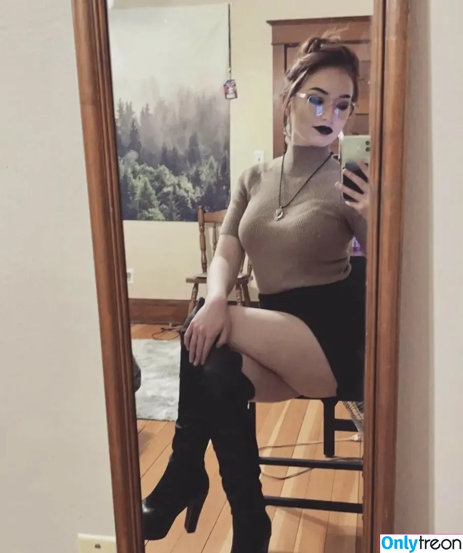Maisie Lynn nude photo #0003 (MaisieLynn / maisielynnie)
