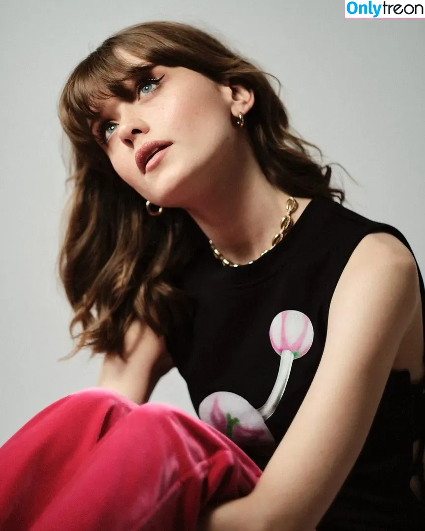 Maisie Peters голая photo #0039 (maisiehpeters / updatesmaisie)