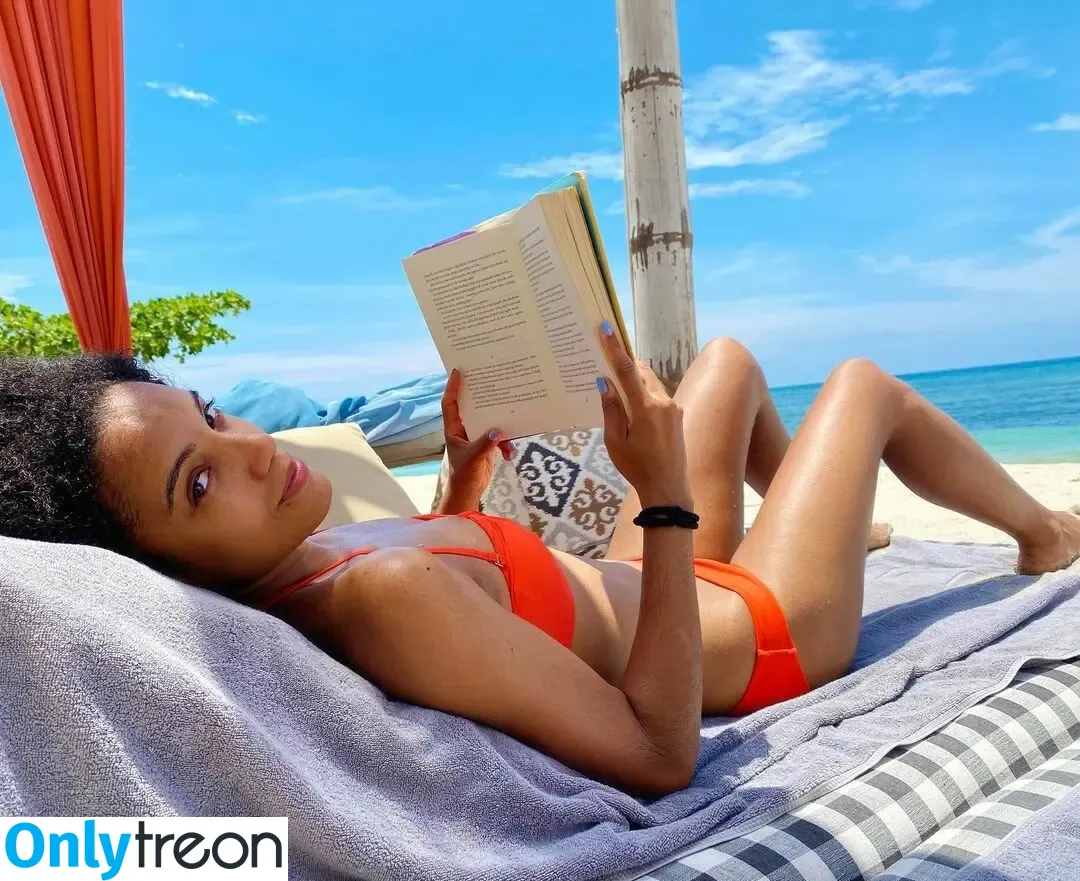 Maisie Richardson-Sellers голая photo #0022 (maisiersellers)