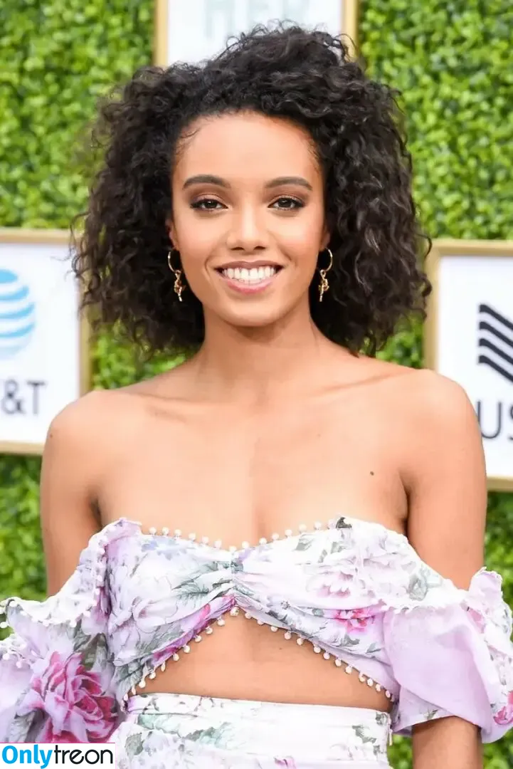Maisie Richardson-Sellers голая photo #0031 (maisiersellers)