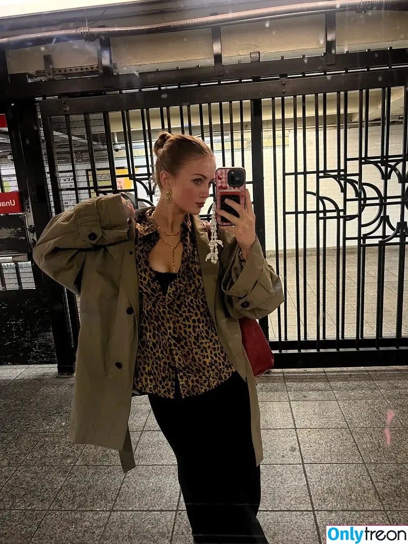 Maisie Smith nude photo #0785 (maisiesmithofficial)