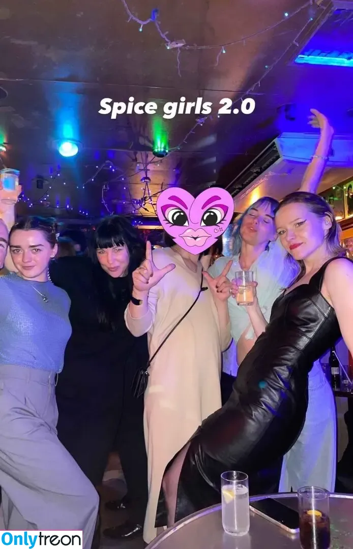 Maisie Williams голая photo #1608 (Maisie_Williams)