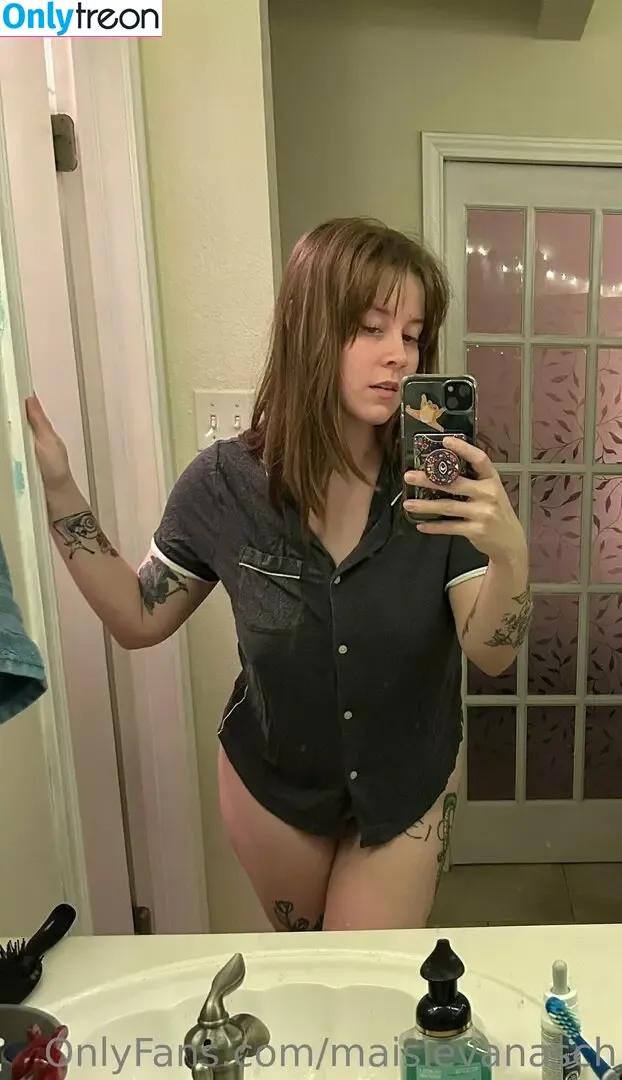 maisievanasch nude photo #0057 (maisiechanwrites)