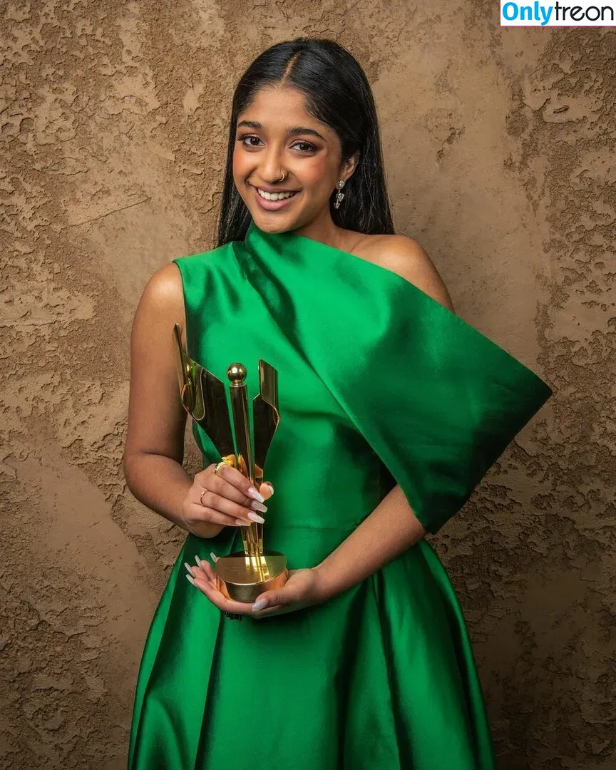 Maitreyi Ramakrishnan nude photo #0010 (maitreyiramakrishnan / ramakrishnannn)