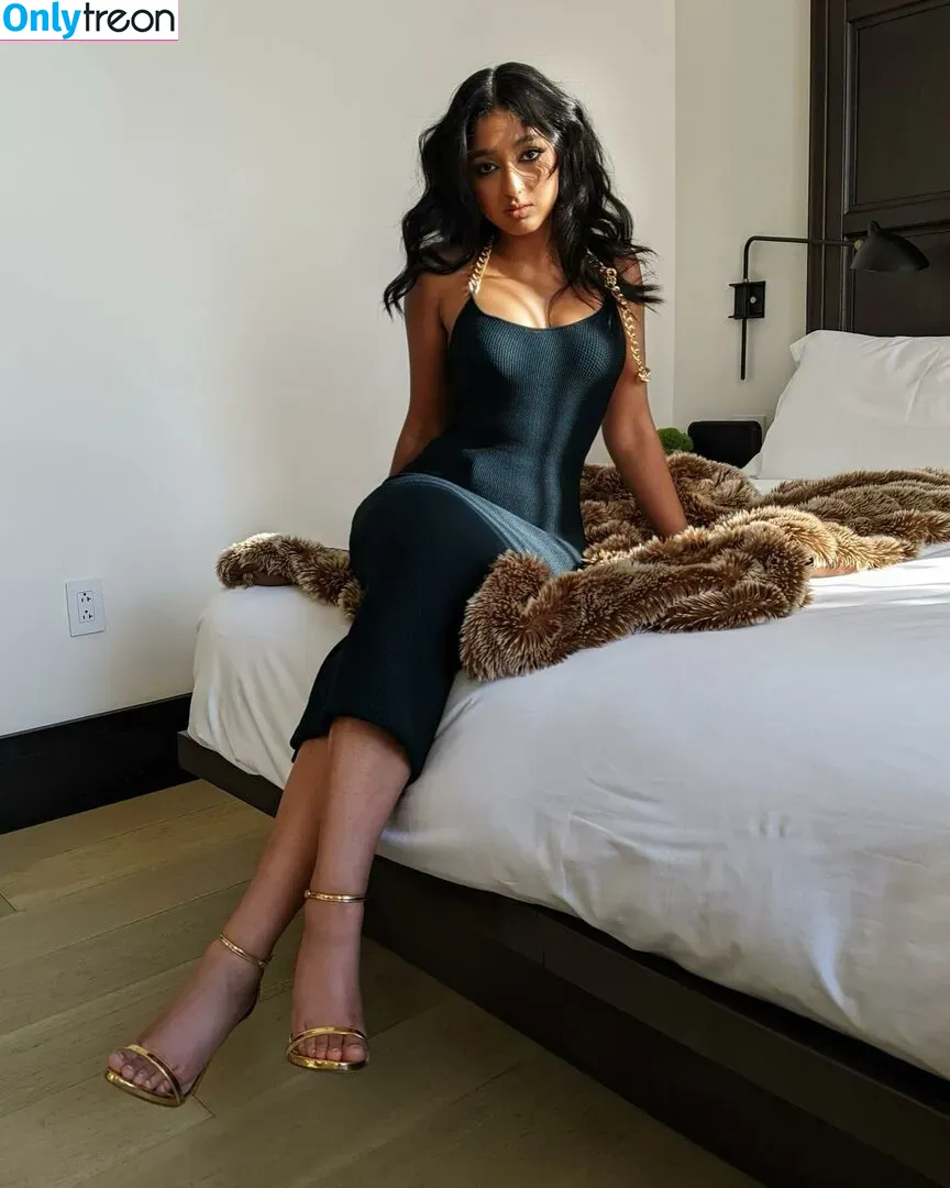 Maitreyi Ramakrishnan nude photo #0031 (maitreyiramakrishnan / ramakrishnannn)