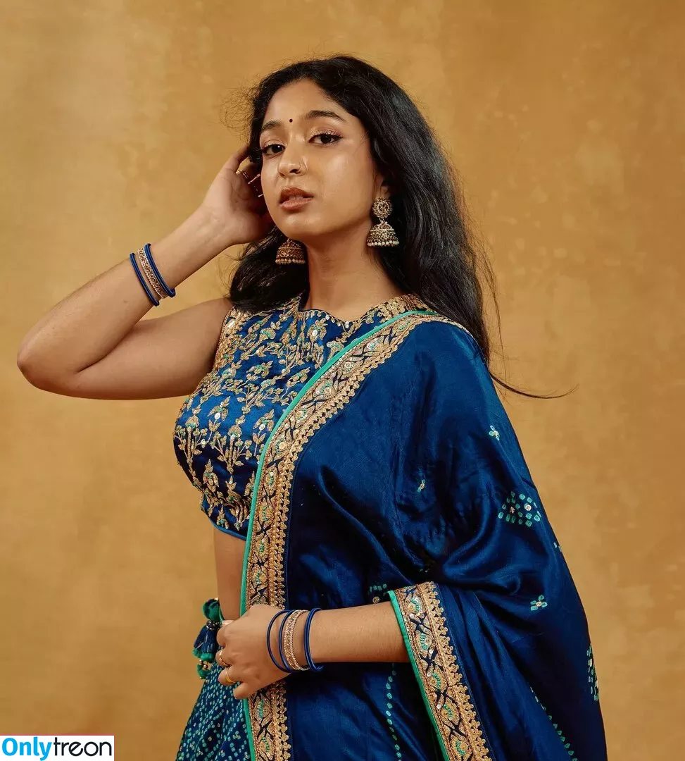 Maitreyi Ramakrishnan nude photo #0103 (maitreyiramakrishnan / ramakrishnannn)