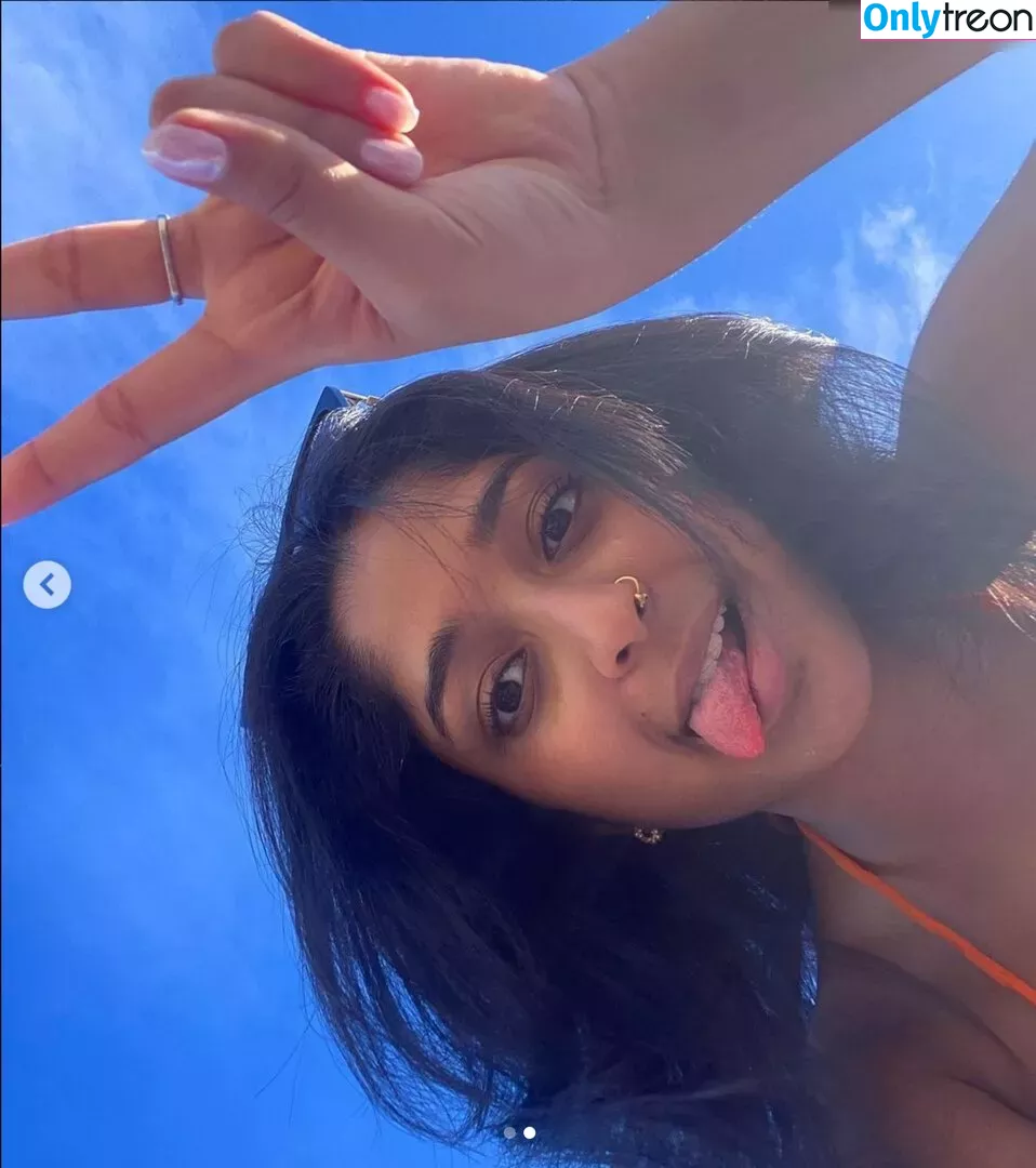 Maitreyi Ramakrishnan nude photo #0134 (maitreyiramakrishnan / ramakrishnannn)
